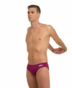 Arena Team Solid Brief -KIEFER Sales 004773 410 men s team swim briefs solid 001